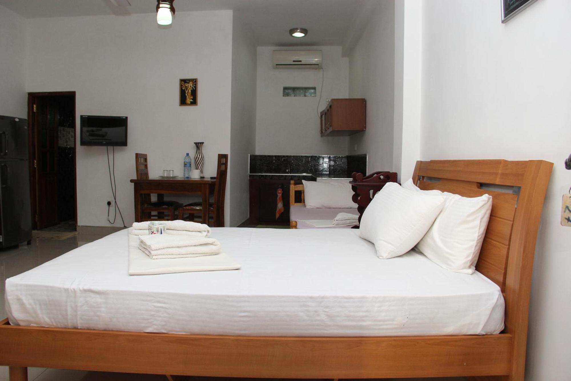 Shanith Guesthouse Negombo Room photo